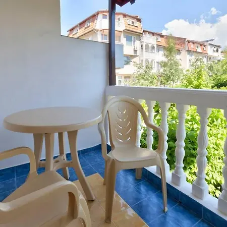 Your Lovely Summer In Sunny Apartment *